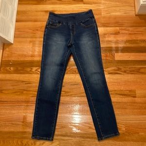 EUC! Pull on skinny Jag Jeans! Size 8/29.